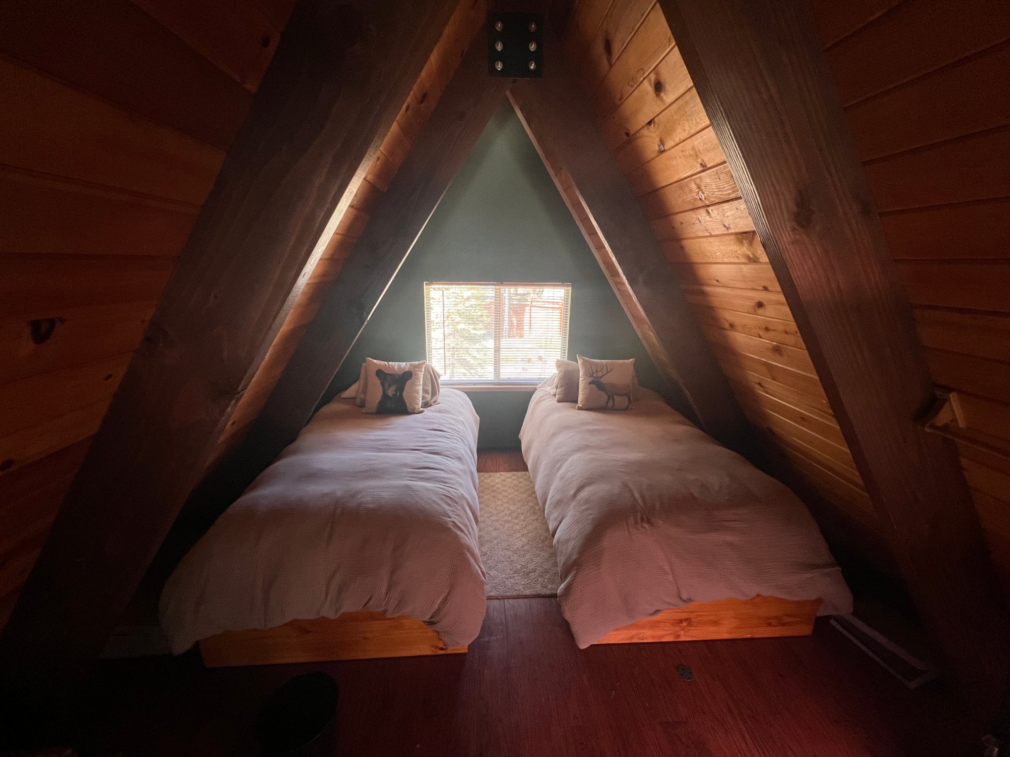 Cozy A-Frame loft with twin beds